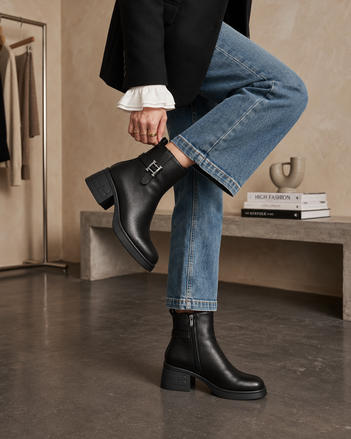 Roma Class BR12-BLACK